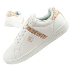 Buty trampki sportowe sneakersy Fila Crosscourt 2. Białe trampki damskie Fila, bez wzorów, bez zapięcia. Za 139.00 zł.