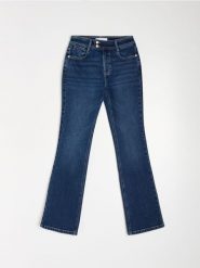 Jeansy flare low waist - granatowy. Niebieskie jeansy damskie Sinsay. Za 69.99 zł.