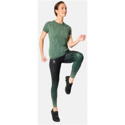Koszulka do biegania damska Odlo T-shirt ZEROWEIGHT CERAMIC. Czerwone koszulki sportowe damskie ODLO, s, bez wzorów, bez ramiączek, do biegania. W wyprzedaży za 169.99 zł.