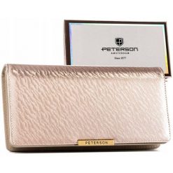 Beżowy portfel damski ze skóry ekologicznej zamykany na zatrzask i suwak PTN 005-NF8 Peterson. Brązowe portfele damskie Peterson, bez wzorów, ze skóry ekologicznej. Za 69.00 zł.