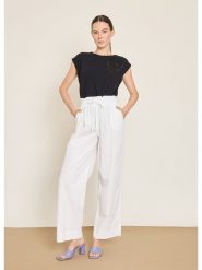 BGN Spodnie w kolorze białym rozmiar: 34. Białe spodnie materiałowe damskie BGN, bez wzorów, z materiału. Za 121.99 zł.