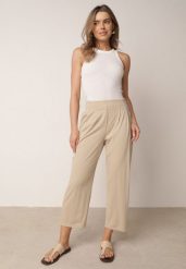 Beżowe Spodnie z Eleganckimi Zakładkami i Nogawkami o Długości 3/4 Dorasea. Brązowe spodnie materiałowe damskie Born2be, bez wzorów, z jeansu. Za 69.99 zł.