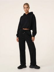 Bluza hoodie o fasonie bombki z bawełną Active - czarny. Czarne bluzy damskie Sinsay, l, bez wzorów, z bawełny, bez kaptura. Za 59.99 zł.