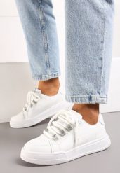 Białe Sneakersy z Ekoskóry na Płaskiej Podeszwie z Cyrkoniami Przy Sznurówkach Etruri. Białe obuwie sportowe damskie Born2be, z jeansu, bez zapięcia. Za 99.99 zł.