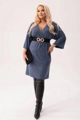 Wiskozowa sukienka Ivette z kopertowym dekoltem w odcieniach jeansu PLUS SIZE XXL. Sukienki damskie Moda Size Plus Iwanek, bez wzorów, z jeansu, biznesowe, bez ramiączek. Za 299.90 zł.