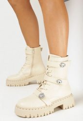 Beżowe Botki Workery z Paskami na Rzep Ozdobionymi Broszkami Amasla. Brązowe botki damskie Born2be, bez obcasa, na płaskiej podeszwie, bez zapięcia. Za 169.99 zł.