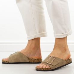 Khaki klapki damskie Potocki 17309. Brązowe klapki damskie POTOCKI, bez wzorów, z jeansu, bez obcasa, na płaskiej podeszwie, bez zapięcia. Za 99.00 zł.