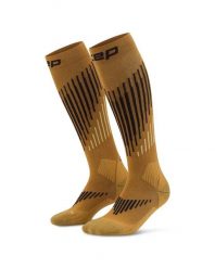Damskie podkolanówki kompresyjne skarpety skiturowe z wełną merino CEP. Czarne skarpetki damskie CEP, bez wzorów, z dzianiny. Za 229.00 zł.