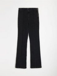 Jeansy flare z przeszyciami - czarny. Czarne jeansy damskie Sinsay. Za 69.99 zł.