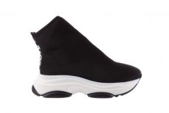 Sneakersy Bayla-155 001-002 Czarne Sneakersy 19, Czarny, Materiał - 37. Czarne obuwie sportowe damskie Bayla, na wiosnę, z materiału, bez zapięcia. W wyprzedaży za 89.10 zł.