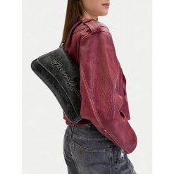 Torebka Guess Jeans. Czarne torebki klasyczne damskie Guess Jeans, z jeansu, bez dodatków. Za 229.99 zł.