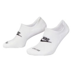 Skarpety Unisex Dla Dorosłych Everyday Plus Z Amortyzacją (zestaw 3 Sztuk). Białe skarpetki damskie Nike, bez wzorów. Za 125.99 zł.