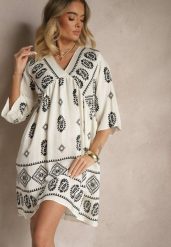 Czarno-Biała Sukienka z Wiskozy w Stylu Boho Virisna. Czarne sukienki damskie Renee, z aplikacjami, z wiskozy, boho, bez ramiączek. W wyprzedaży za 55.99 zł.