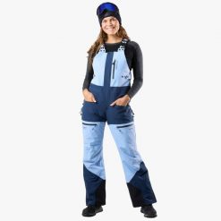 Spodnie narciarskie Kobieta Swedemount Freeride Bib Pants wodoodporne. Niebieskie spodnie sportowe damskie SWEDEMOUNT, na zimę, bez wzorów, narciarskie. W wyprzedaży za 809.99 zł.
