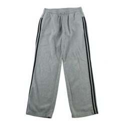 Second life - Damskie spodnie dresowe o prostym kroju szare - Stan bardzo dobry. Szare spodnie sportowe damskie Adidas, m, bez wzorów, z dresówki, do biegania. Za 124.96 zł.