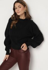 Czarny Sweter Półgolf z Wiskozą i Ozdobnym Splotem na Rękawach Sinovira. Czarne swetry klasyczne damskie Born2be, na zimę, z wiskozy, bez kołnierzyka. Za 109.99 zł.