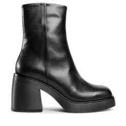 Botki Vagabond Shoemakers. Czarne botki damskie Vagabond Shoemakers, bez obcasa, na słupku, bez zapięcia. Za 779.99 zł.