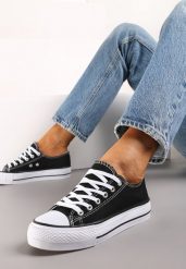 Czarno-Białe Klasyczne Trampki Przed Kostkę Xarosa. Czarne trampki damskie Renee, bez wzorów, z jeansu, przed kostkę, bez zapięcia. Za 44.99 zł.