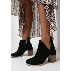 Czarne Botki Myrine. Czarne botki damskie Born2be, z jeansu, boho, z okrągłym noskiem, za kostkę, bez obcasa, na obcasie, bez zapięcia. Za 69.99 zł.