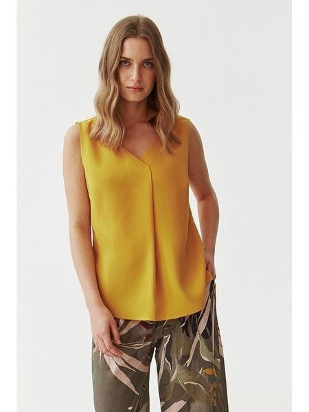 TATUUM Bluzka w kolorze żółtym rozmiar: 46. Żółte bluzki damskie TATUUM, bez wzorów, z lyocellu, bez kołnierzyka, bez ramiączek. Za 79.03 zł.