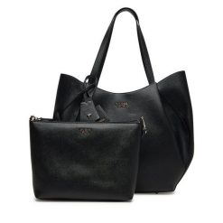 Torebka Guess. Czarne torebki klasyczne damskie Guess, bez dodatków. Za 679.99 zł.