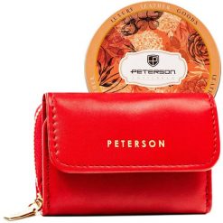 Portfel damski Peterson PTN 011-F-PUS czerwony. Czerwone portfele damskie Peterson, bez wzorów, ze skóry ekologicznej. Za 74.00 zł.