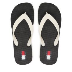 Japonki Tommy Jeans. Czarne klapki damskie Tommy Jeans, bez wzorów, z jeansu, bez obcasa, bez zapięcia. Za 129.99 zł.