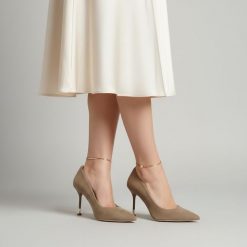 Czółenka damskie Chebello, ze skóry zamszowej wsuwane i na wysokiej szpilce, beżowe, 5021_-084-000-PSK-S423. Brązowe czółenka damskie CheBello, bez wzorów, ze skóry, bez obcasa, na szpilce. Za 539.00 zł.