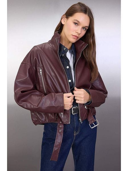 Trendyol Kurtka w kolorze bordowym ze skóry syntetycznej rozmiar: L. Czerwone kurtki damskie Trendyol, l, bez wzorów, ze skóry, bez kaptura. Za 130.99 zł.