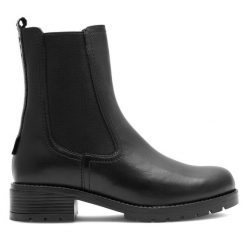 Botki Lasocki. Czarne botki damskie Lasocki, bez obcasa, na płaskiej podeszwie, bez zapięcia. Za 124.99 zł.