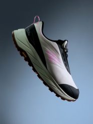 4F Niskie buty trailowe IRONSTEP z membraną damskie - beżowe 38. Brązowe obuwie sportowe damskie 4F, z materiału, bez zapięcia, do biegania. Za 449.99 zł.