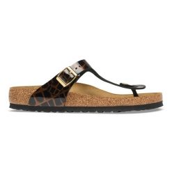 Birkenstock Gizeh LENA Emboss Animal Black Japonki damskie. Czarne klapki damskie Birkenstock, bez wzorów, z jeansu, bez obcasa, bez zapięcia. Za 549.99 zł.