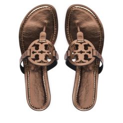 Japonki Tory Burch. Niebieskie klapki damskie Tory Burch, bez wzorów, bez obcasa, bez zapięcia. Za 1,134.00 zł.