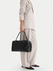 GINO ROSSI Torebka EO-LA321-820-1 Czarny. Czarne torebki klasyczne damskie Gino Rossi, ze skóry, bez dodatków. Za 499.99 zł.