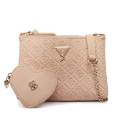 Torebka Guess. Czerwone listonoszki damskie Guess, z aplikacjami, bez dodatków. Za 229.99 zł.