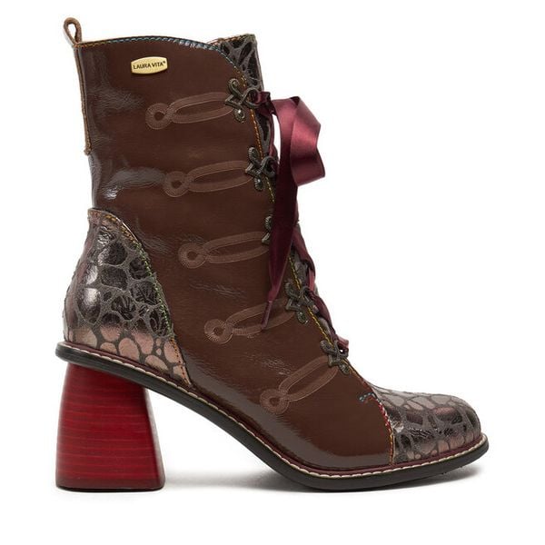Botki Laura Vita. Brązowe botki damskie LAURA VITA, bez obcasa, na słupku, bez zapięcia. Za 399.99 zł.