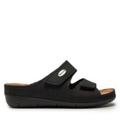 Klapki Tamaris. Czarne klapki damskie Tamaris, bez wzorów, bez obcasa, bez zapięcia. Za 139.99 zł.