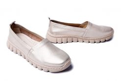 HELIOS KOMFORT 405 złoty, półbuty damskie. Żółte półbuty damskie HELIOS KOMFORT, bez wzorów, ze skóry, bez obcasa, bez zapięcia. Za 289.90 zł.