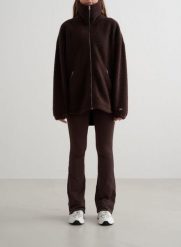 Damska kurtka z polarową podszewką, oversize'owa, rozpinana Pile Jacket kakaowa. Brązowe kurtki damskie Aim'n, s, bez wzorów, z materiału, bez kaptura. Za 593.00 zł.