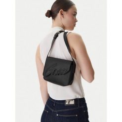 Torebka Guess. Czarne torebki klasyczne damskie Guess, bez dodatków. Za 544.99 zł.