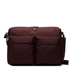 Torebka Guess. Czerwone torebki klasyczne damskie Guess, bez dodatków. Za 344.99 zł.