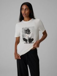 4F T-shirt relaxed z nadrukiem damski - kremowy M. Białe t-shirty damskie 4F, m, bez wzorów, z bawełny, bez kołnierzyka. Za 79.99 zł.