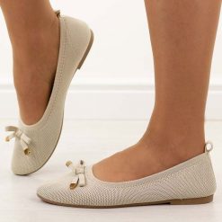 Beżowe baleriny damskie Evento 9048. Brązowe balerinki damskie eVento, z aplikacjami, z jeansu. Za 99.00 zł.