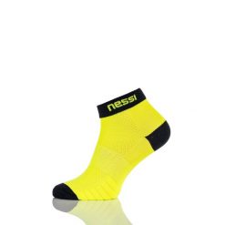 Skarpety do biegania bezszwowe Unisex Nessi Sportswear. Białe skarpetki damskie NESSI SPORTSWEAR, bez wzorów. Za 45.90 zł.