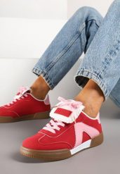 Czerwono-Różowe Sneakersy Tenisówki z Ozdobnym Językiem Alaviela. Czerwone obuwie sportowe damskie Born2be, z jeansu, bez zapięcia, tenisowe. Za 89.99 zł.