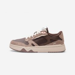 Sneakersy damskie CJ80 zamszowe. Brązowe obuwie sportowe damskie Decathlon, z gumy, bez zapięcia, trekkingowe. Za 249.99 zł.