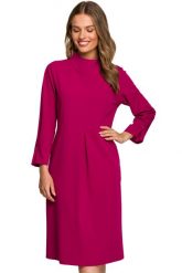 Sukienka elegancka pudełkowa z dekoracyjnymi zaszewkami fioletowa. Fioletowe sukienki damskie Stylove, bez wzorów, biznesowe, bez ramiączek. Za 359.00 zł.