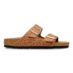 BIRKENSTOCK Arizona SYN Leo Pecan Klapki damskie. Brązowe klapki damskie Birkenstock, bez wzorów, ze skóry, bez obcasa, bez zapięcia. Za 399.99 zł.