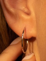 DIAMANTA Złote kolczyki-kreole "Sublime créoles" rozmiar: onesize. Szare kolczyki damskie DIAMANTA, złote. Za 448.99 zł.