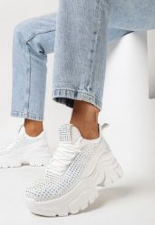 Białe Sneakersy na Grubej Podeszwie Ozdobione Cyrkoniami Nallua. Białe obuwie sportowe damskie Born2be, bez zapięcia, trekkingowe. Za 99.99 zł.